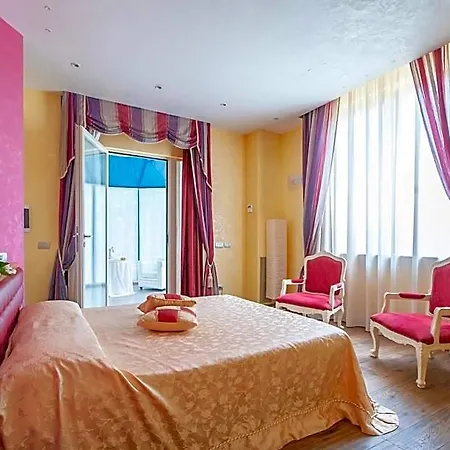 Oda ve Kahvaltı Maison Reale 4*